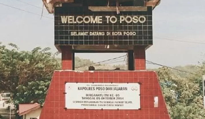 Tugu Kabupaten Poso (sumber gambar: Metrosulteng)